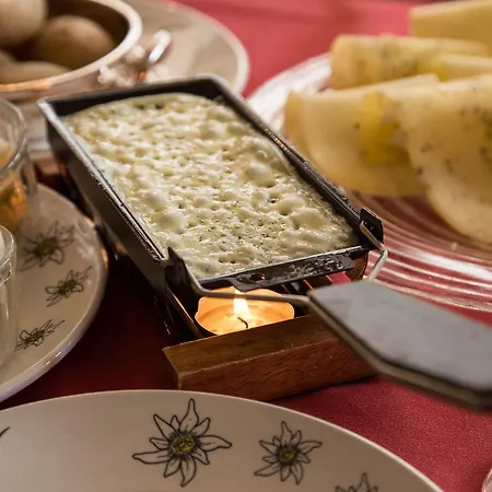 페리엔보눙 히르쉔 아파트 *